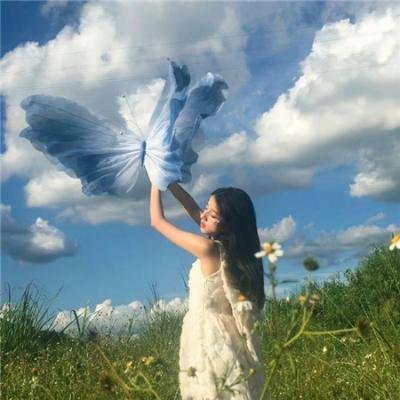 圈内老戏骨素颜现身菜市场，深夜内幕曝光，公司火速否认